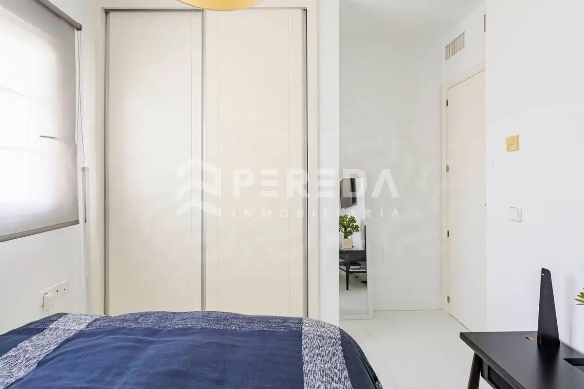 Habitación de Ático en venta en Roquetas de Mar con Aire acondicionado, Terraza y Piscina comunitaria