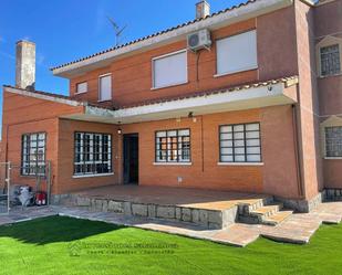 Exterior view of House or chalet for sale in Calvarrasa de Abajo  with Air Conditioner and Terrace