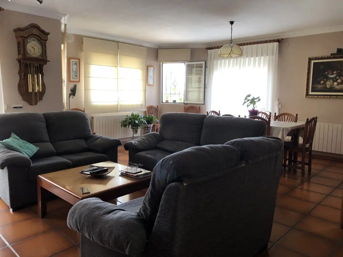 Sala d'estar de Casa o xalet en venda en La Lastrilla  amb Calefacció, Jardí privat i Traster