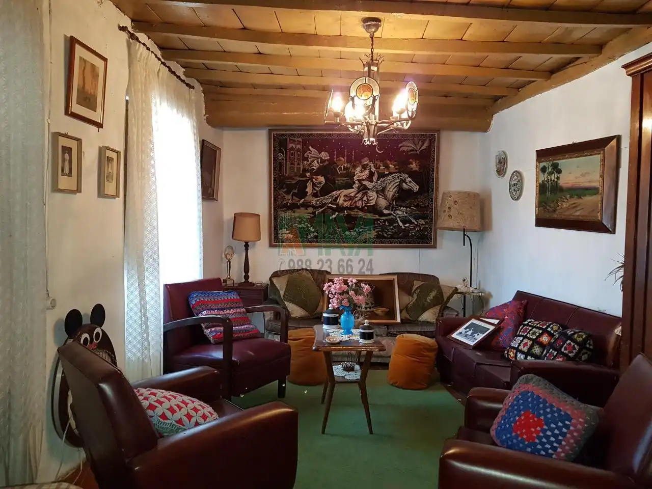 Sala d'estar de Finca rústica en venda en Parada de Sil amb Jardí privat