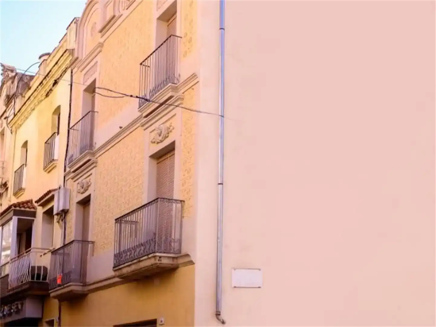 Vista exterior de Casa adosada en venda en L'Arboç amb Traster i Balcó