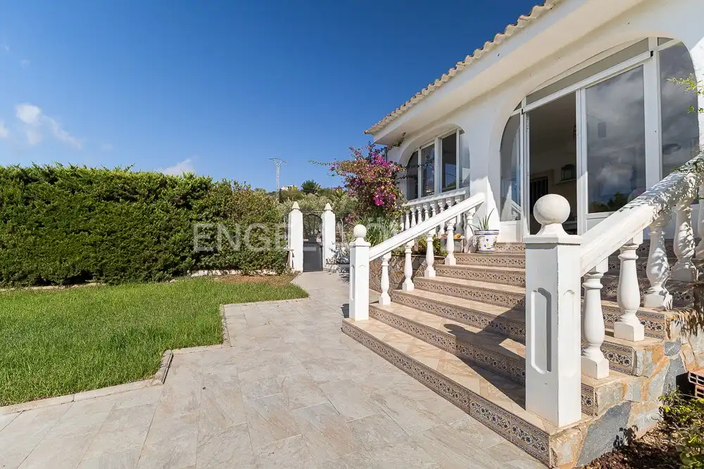 Vista exterior de Casa o chalet de alquiler en Turís con Aire acondicionado, Calefacción y Jardín privado