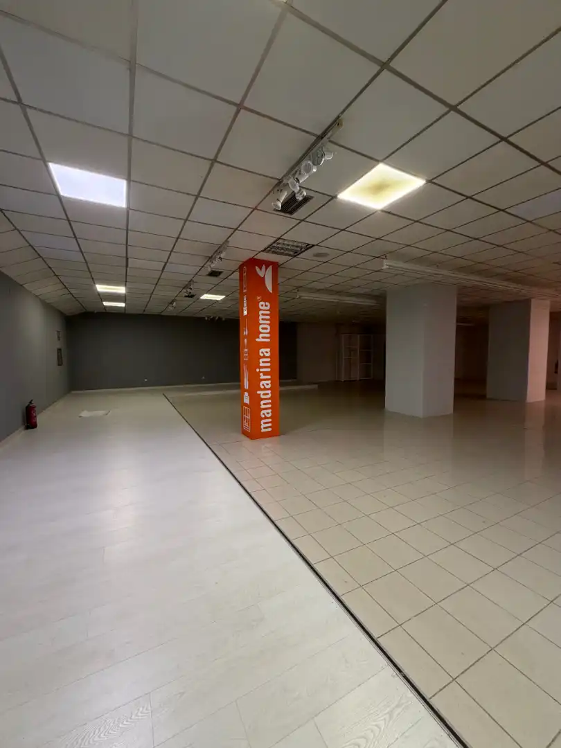 Local comercial de lloguer a Centro, imagen 2