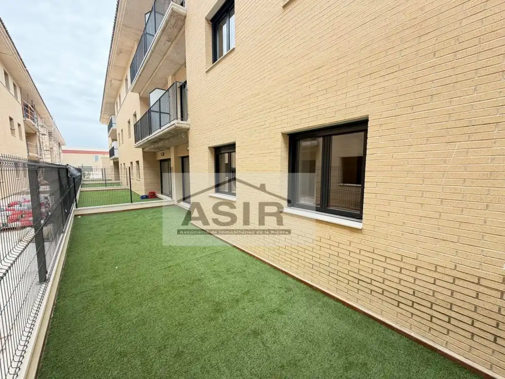 Vista exterior de Ático de alquiler en Polinyà de Xúquer con Piscina