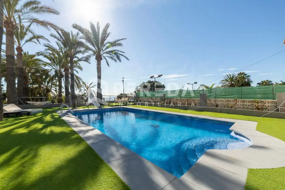 Swimming pool of Houses for sale in Roquetas de Mar  with Private garden and Swimming Pool