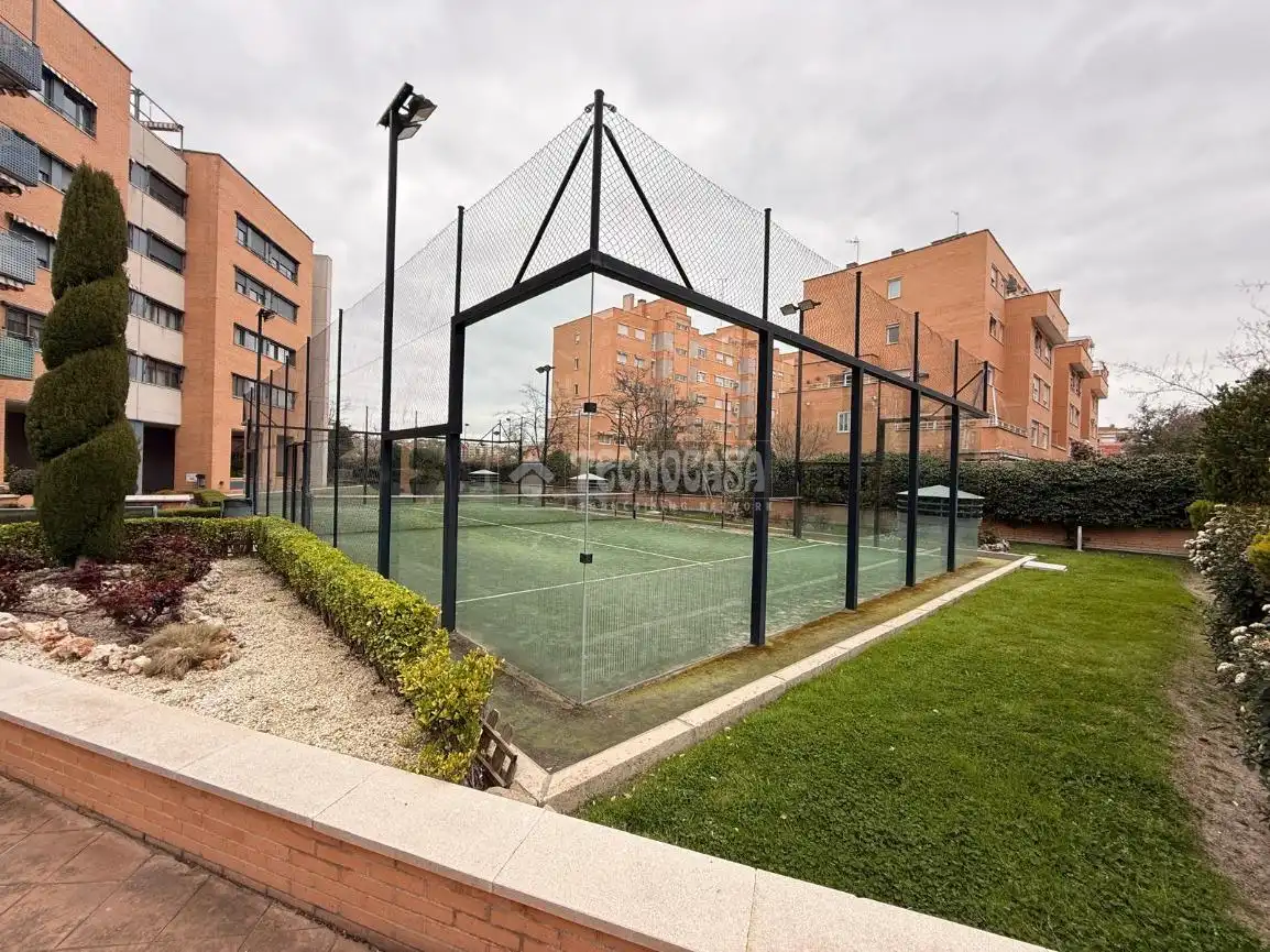 Vista exterior de Piso en venta en Alcorcón con Calefacción y Balcón