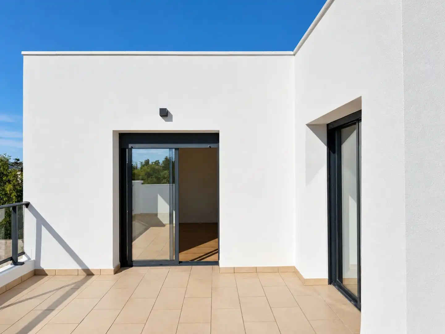 Vista exterior de Casa o xalet en venda en Deltebre amb Terrassa, Piscina i Balcó
