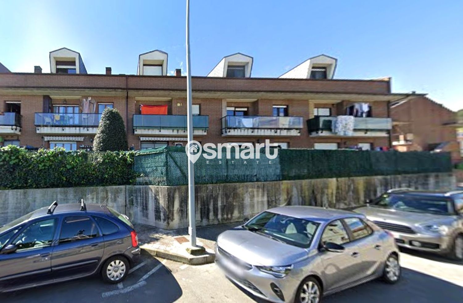 Vista exterior de Pis en venda en El Astillero   amb Piscina i Piscina comunitària