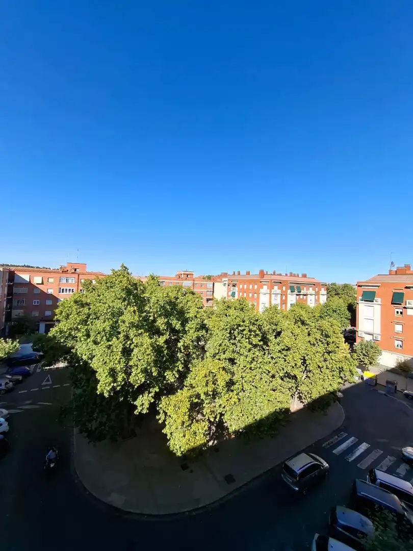Vista exterior de Piso en venta en Valladolid con Calefacción, Amueblado y Horno