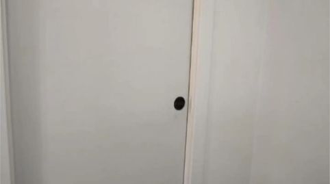 Foto 3 de Piso en venta en Calle de Eugenia de Montijo, 80, Vista Alegre, Madrid Capital