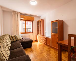 Sala d'estar de Pis en venda en Gijón  amb Calefacció, Parquet i Terrassa