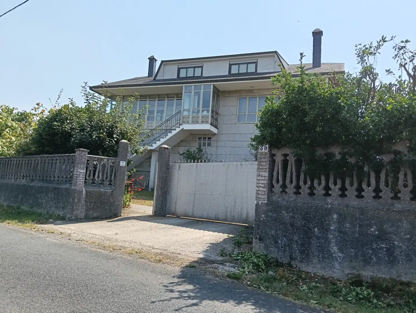 Casa con jardín en venta en Curtis