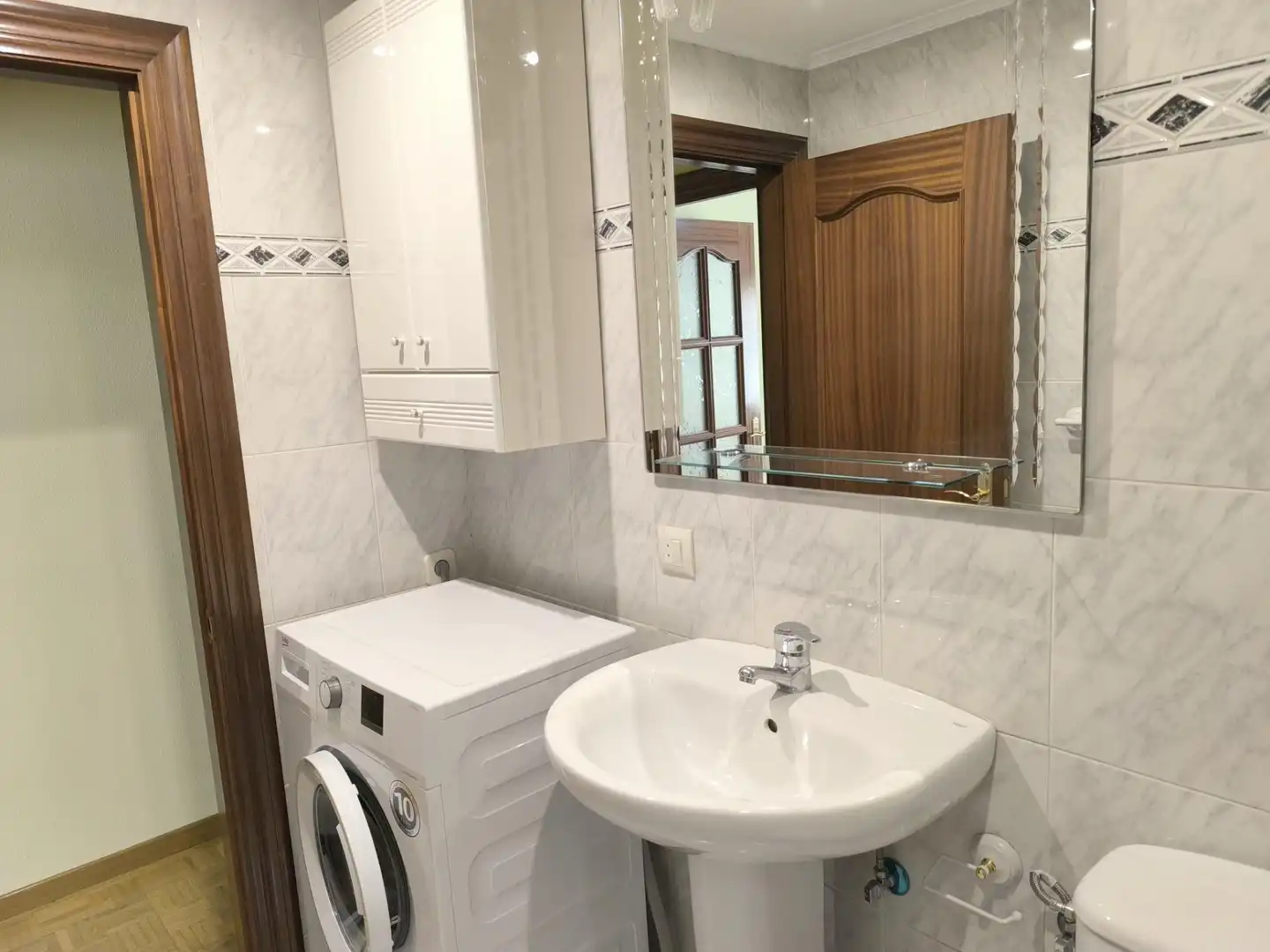 Badezimmer von Wohnungen zur Miete in Oviedo  mit Möbliert