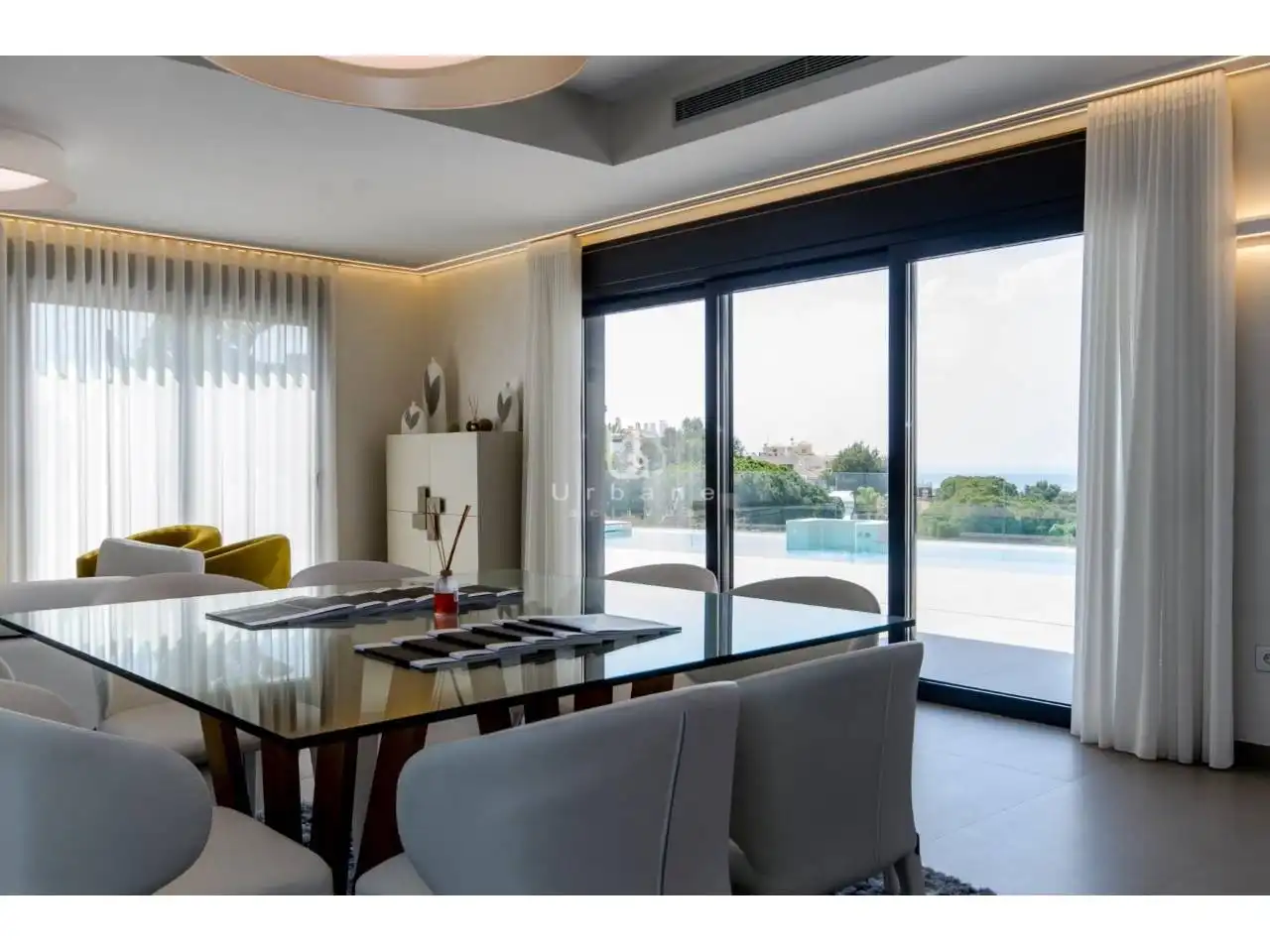 Villa mit Pool zum Verkauf in Calle Wenceslao Fernández Flores, imagen 10