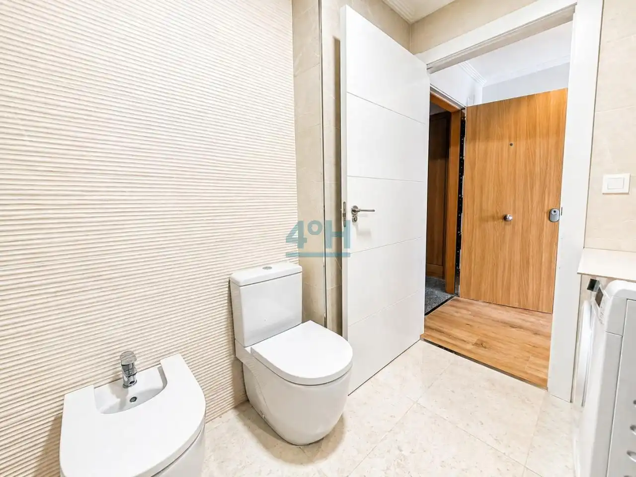 Badezimmer von Wohnungen zum Verkauf in Ourense Capital  mit Heizung