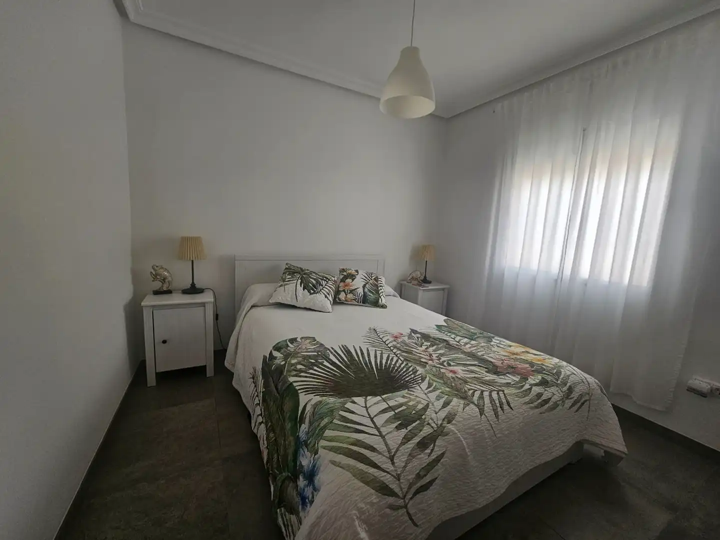 Habitación de Casa adosada en venta en Umbrete con Aire acondicionado, Calefacción y Jardín privado