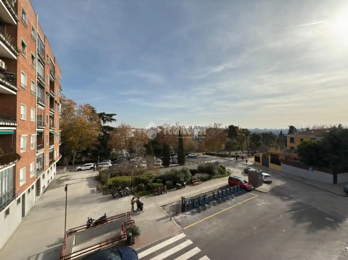 Vista exterior de Piso de alquiler en Barrio de Salamanca