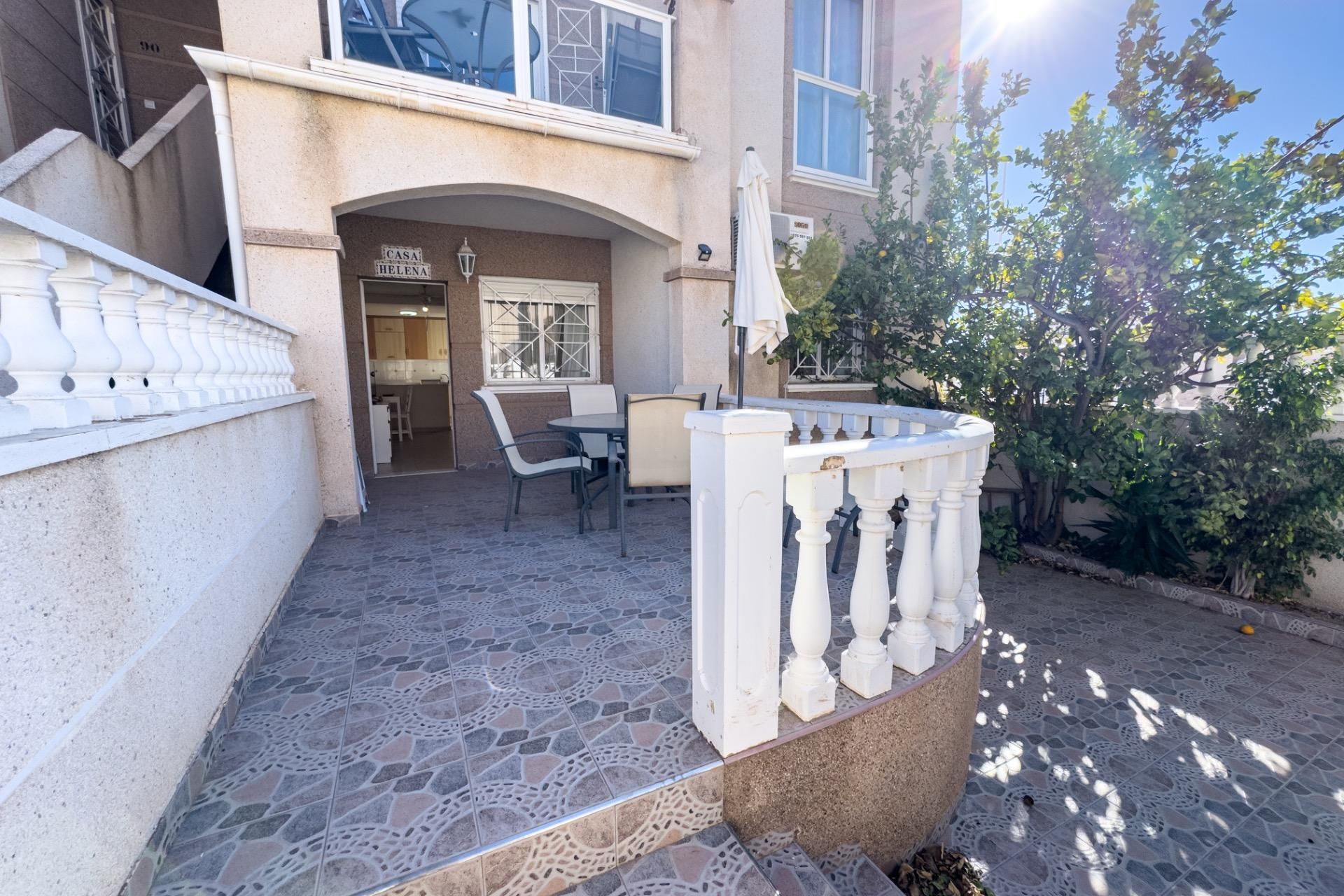 Terrassa de Casa o xalet en venda en Torrevieja amb Aire condicionat, Jardí privat i Terrassa