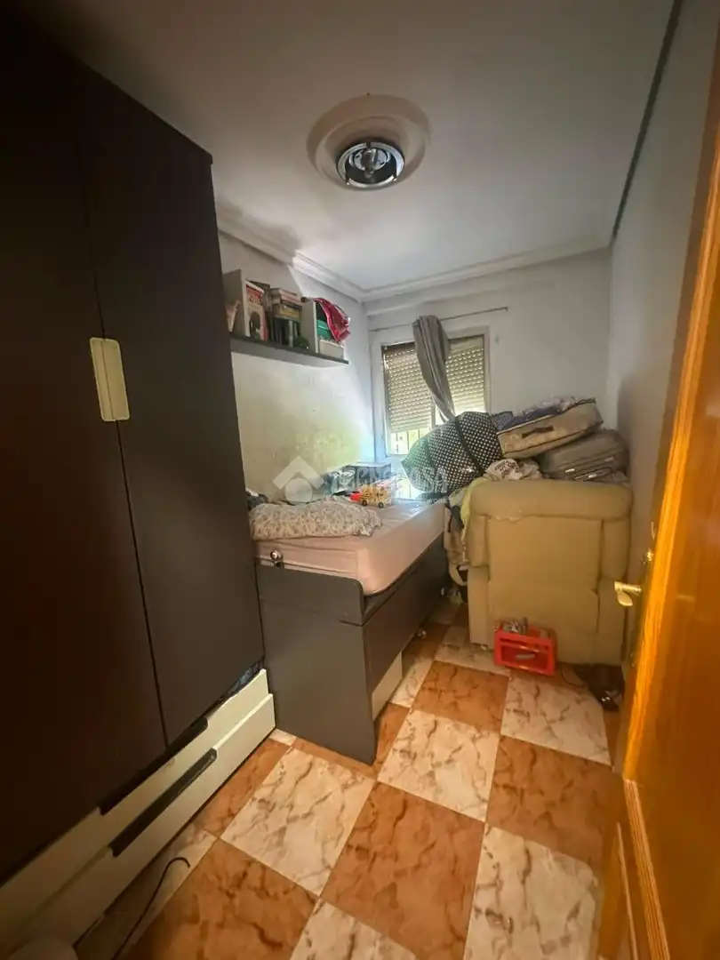 Dormitori de Pis en venda en Sevilla amb Aire condicionat, Terrassa i Moblat
