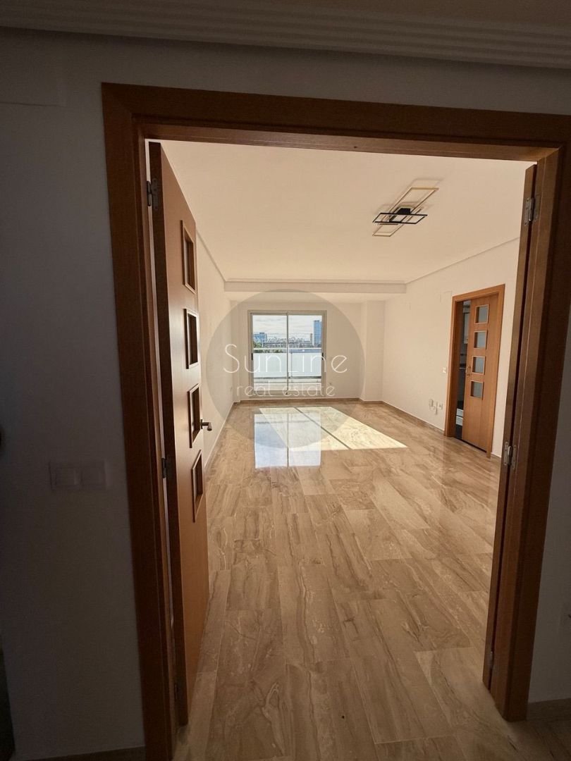 Flat to rent in  Valencia Capital  with Air Conditioner, Terrace and Balcony