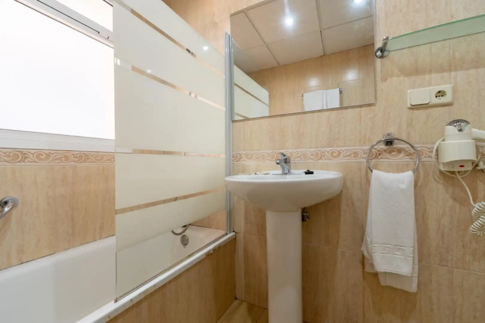 Apartamento con piscina en venta en Puerto Deportivo, imagen 6
