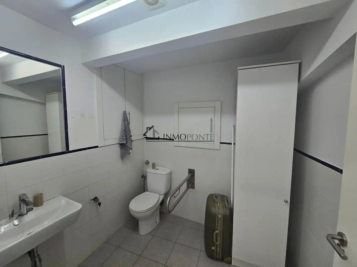 Business premises for sale in Zona de Plaza de Barcelos, imagen 14