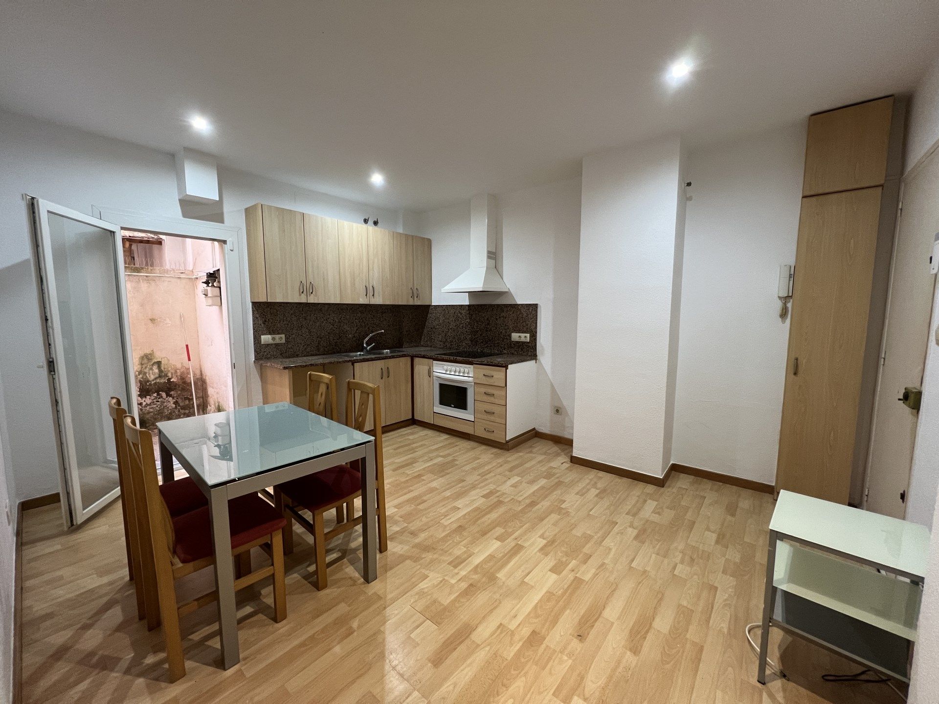 Kitchen of Flat for sale in Girona Capital  with Heating, Terrace and Furnished