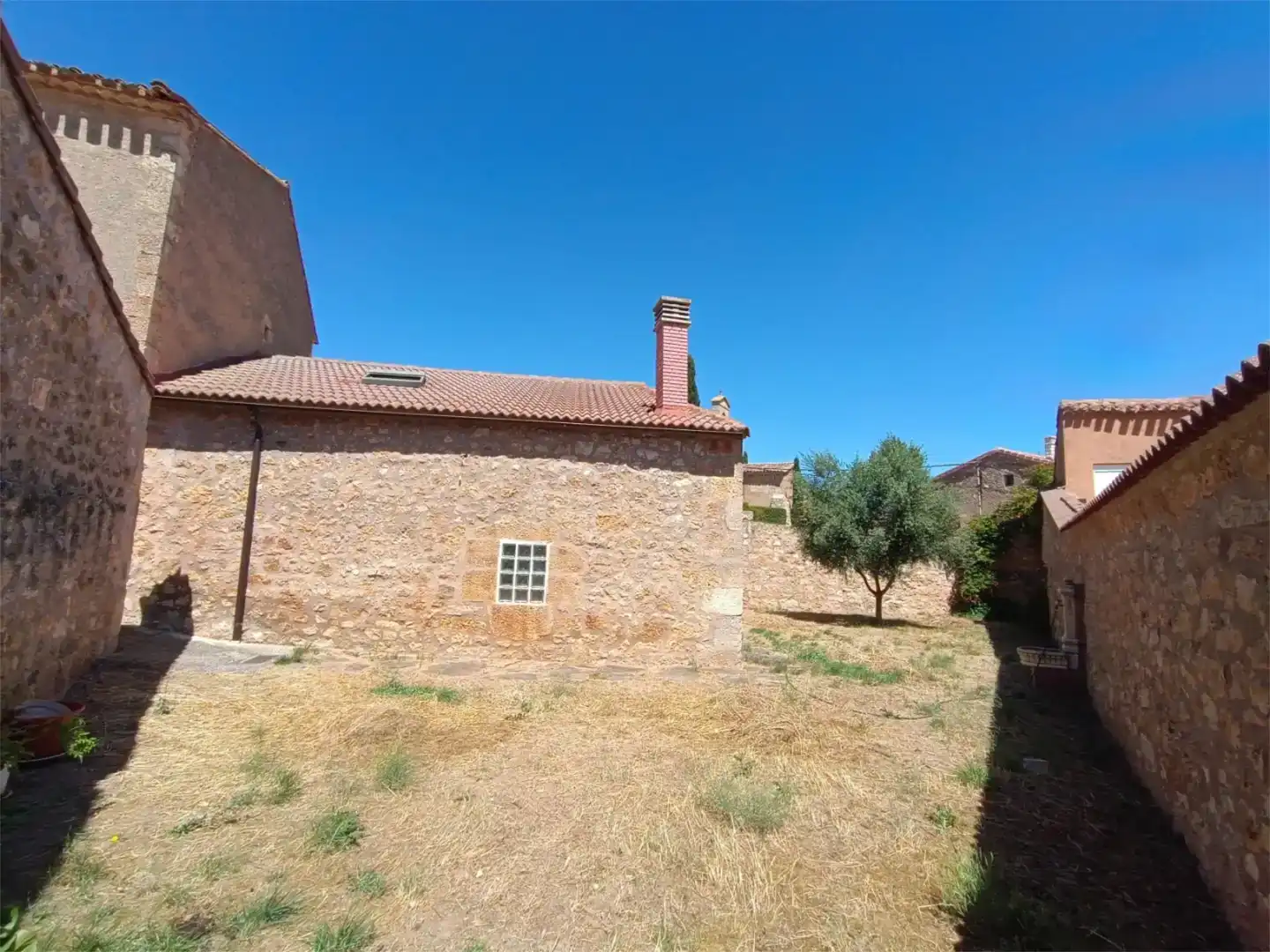 Vista exterior de Casa o xalet en venda en Iglesiarrubia