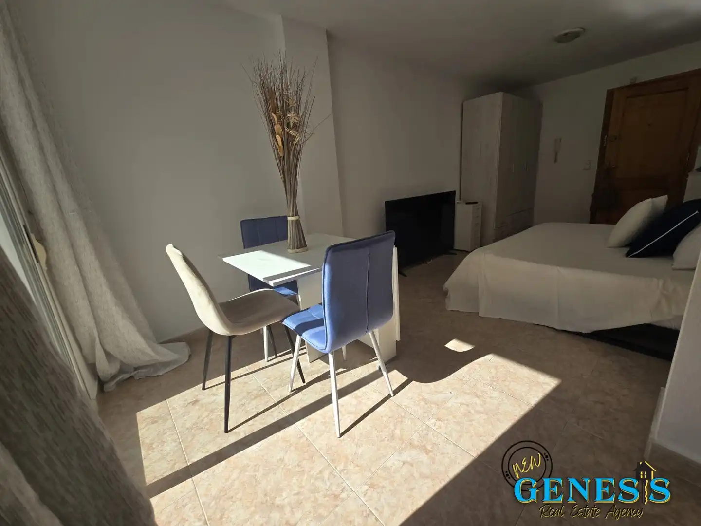 Menjador de Estudi en venda en Torrevieja amb Moblat, Rentadora i Balcó