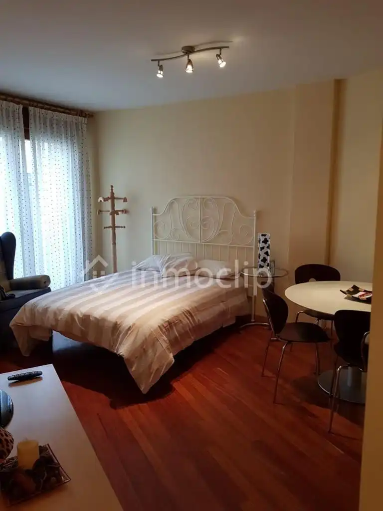 Bedroom of Study for rent in Salamanca  with Heating and Furnished