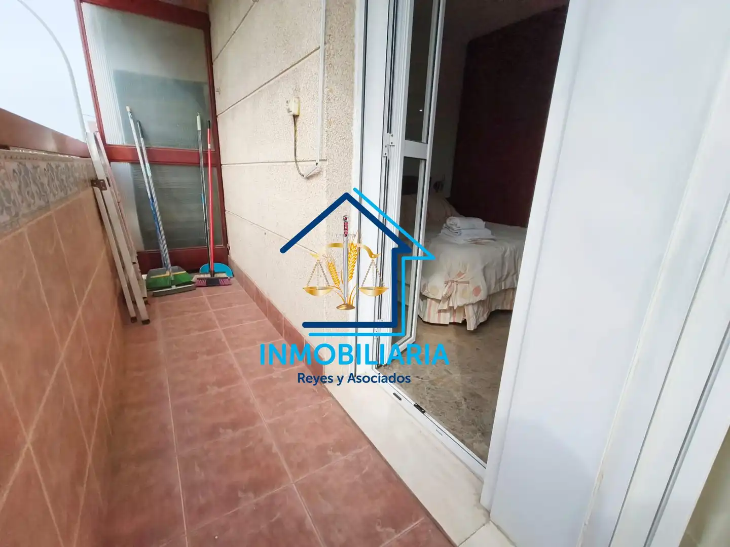 Außenansicht von Wohnung zum Verkauf in Córdoba mit Klimaanlage, Heizung und Abstellraum