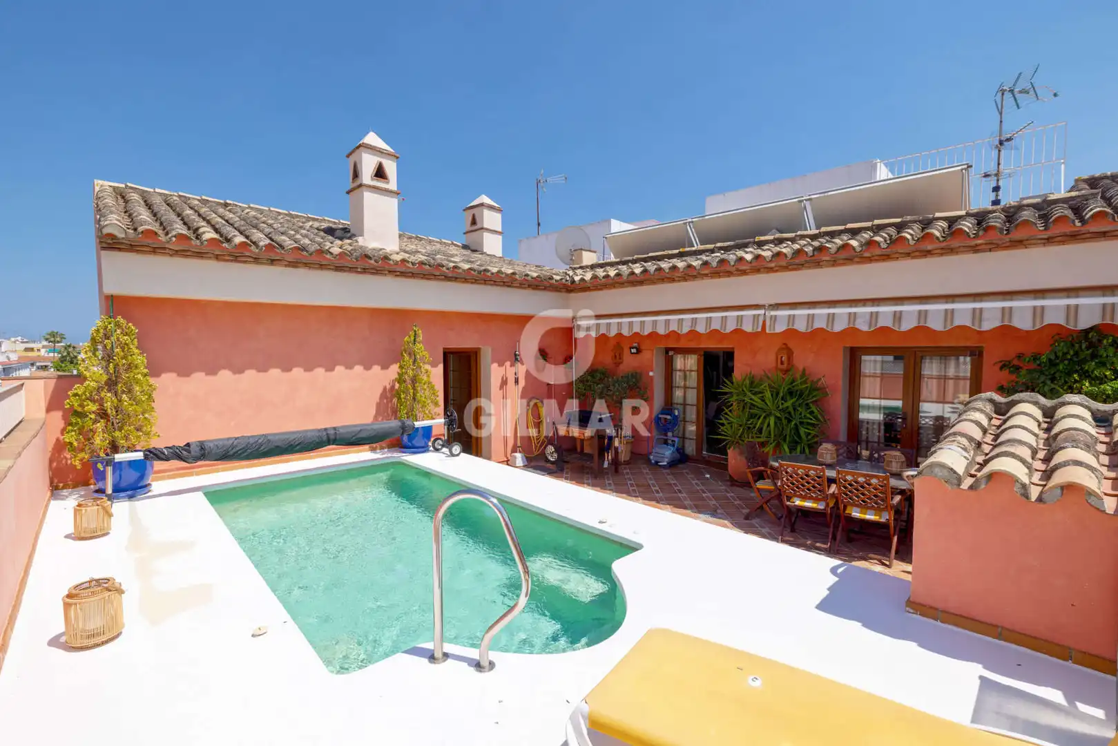 Habitatge amb piscina en venda a Estepona Pueblo