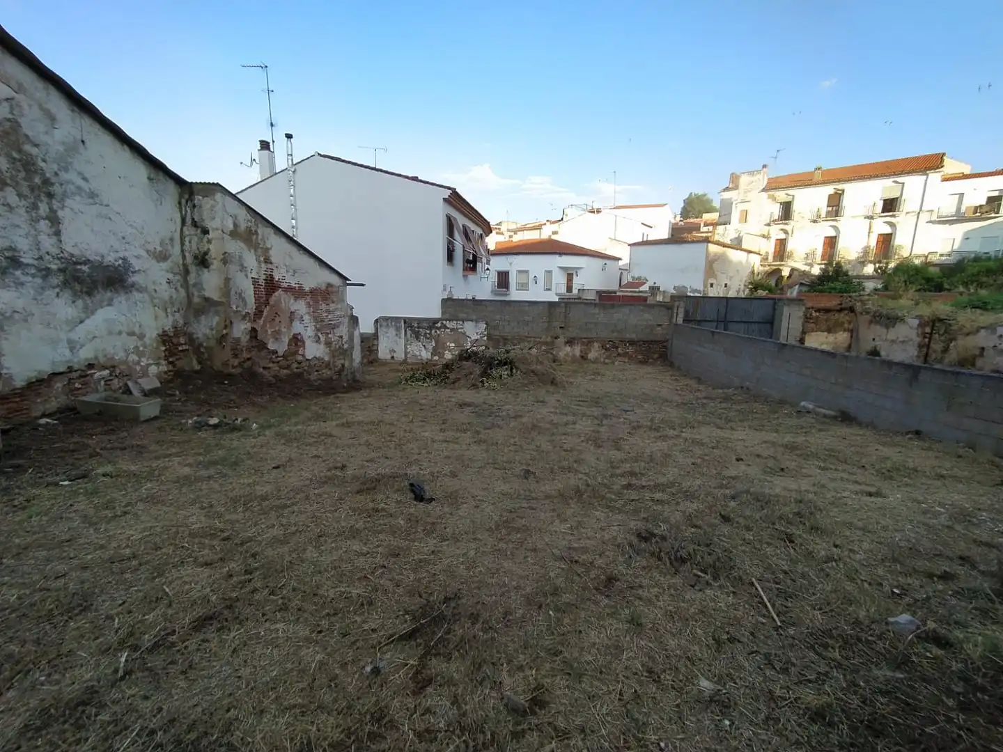 Casa adosada en venda en Jerez de los Caballeros amb Jardí privat