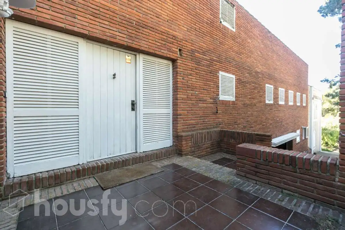 Vista exterior de Casa o xalet en venda en Tarragona amb Calefacció, Jardí privat i Parquet