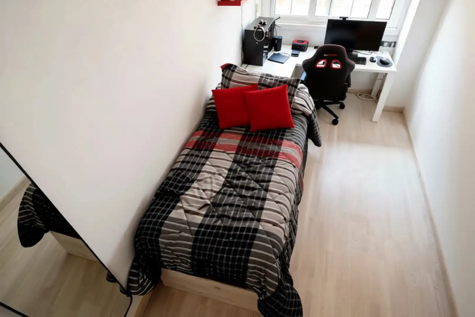 Habitación de Casa adosada en venta en Barcelona con Aire acondicionado, Calefacción y Parquet