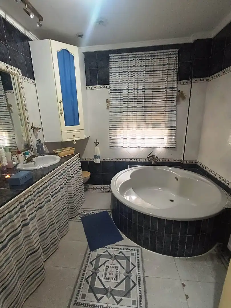 Bany de Casa o xalet en venda en El Puerto de Santa María amb Aire condicionat, Jardí privat i Terrassa