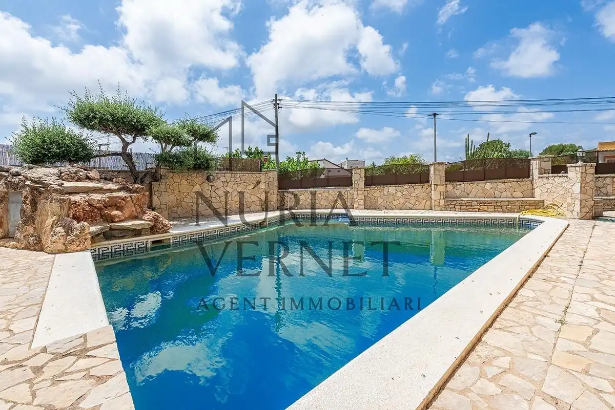 Piscina de Casa o chalet en venta en Botarell con Aire acondicionado, Calefacción y Jardín privado