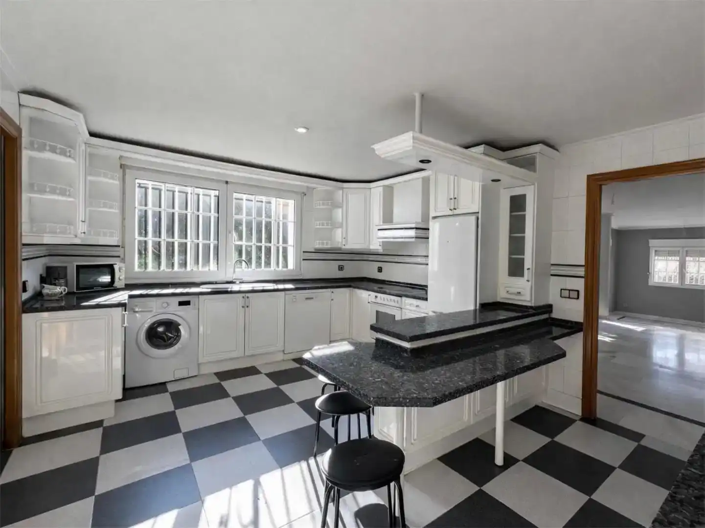 Kitchen of Flat for sale in Sariegos, León