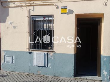 Bajo en venta en Canovelles