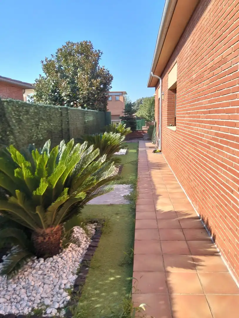 Jardín de Casa o chalet en venta en Llambilles con Aire acondicionado, Calefacción y Jardín privado