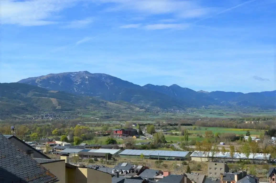 Vista exterior de Residencial en venda en Puigcerdà
