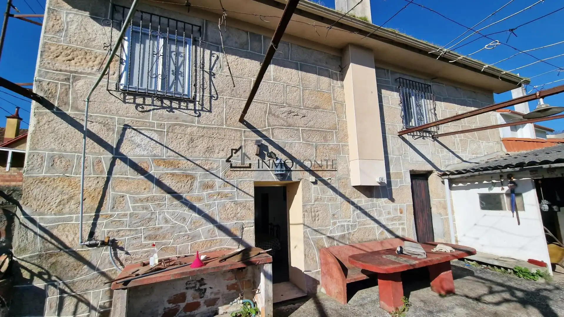 Vista exterior de Casa o xalet en venda en Pontevedra Capital  amb Jardí privat