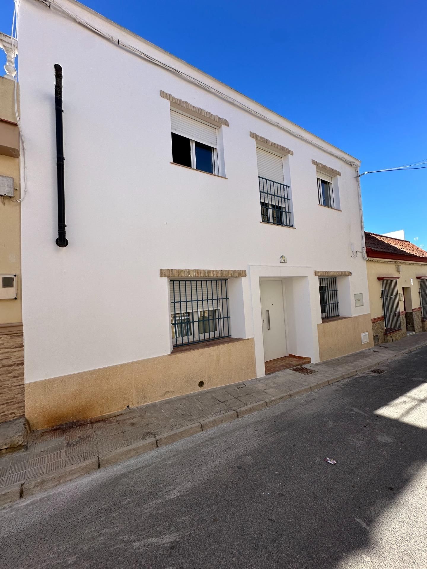 Exterior view of House or chalet for sale in Utrera