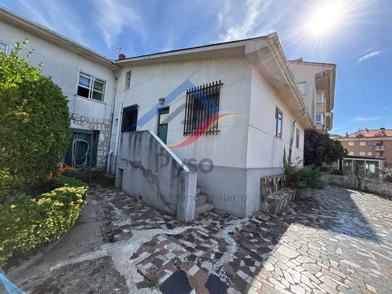 Vista exterior de Casa o xalet en venda en Piélagos amb Calefacció, Jardí privat i Parquet