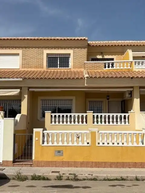 Vista exterior de Dúplex en venta en San Pedro del Pinatar con Aire acondicionado, Calefacción y Terraza