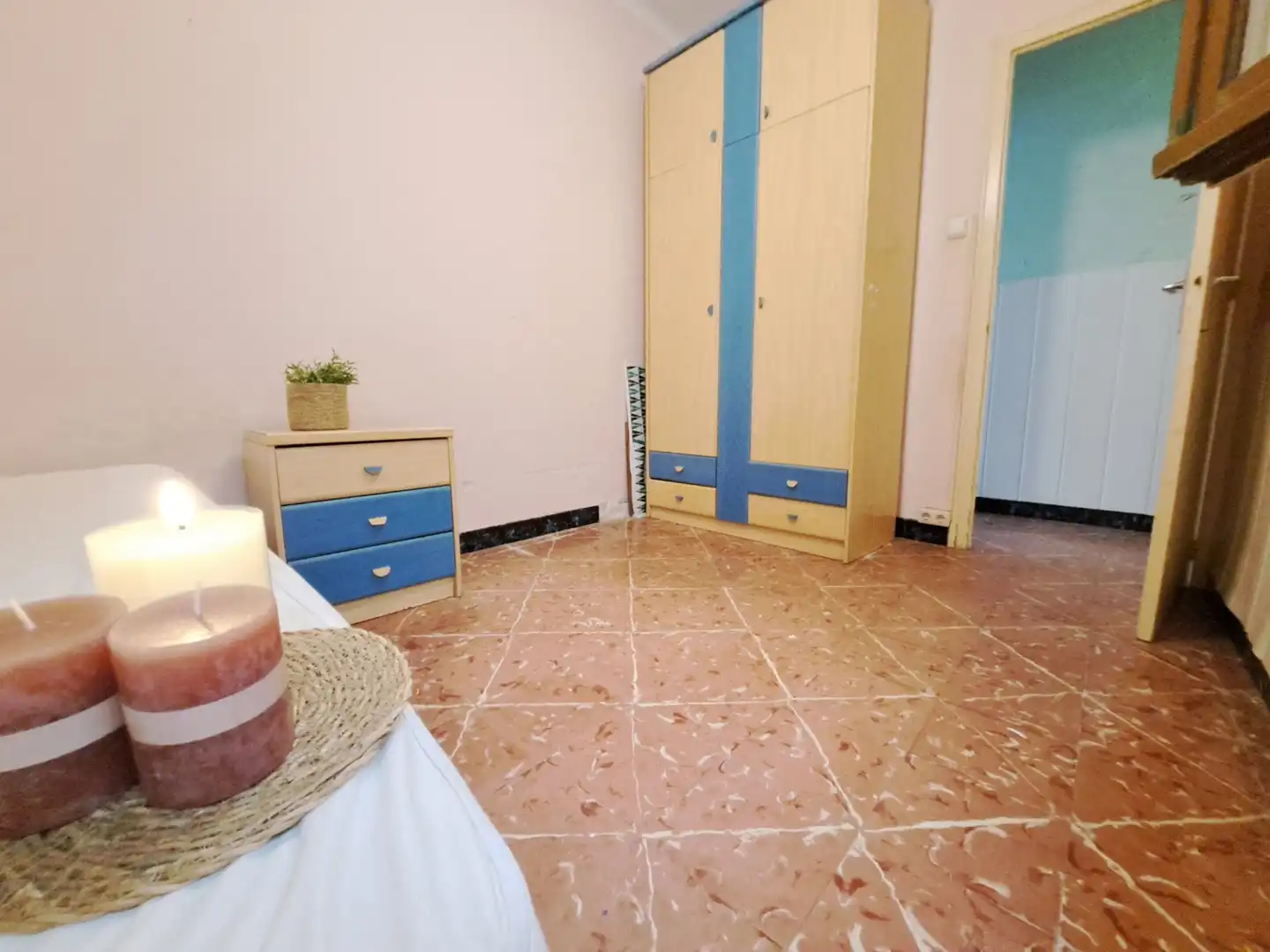 Habitación de Casa adosada en venta en Rubí con Terraza y Alarma
