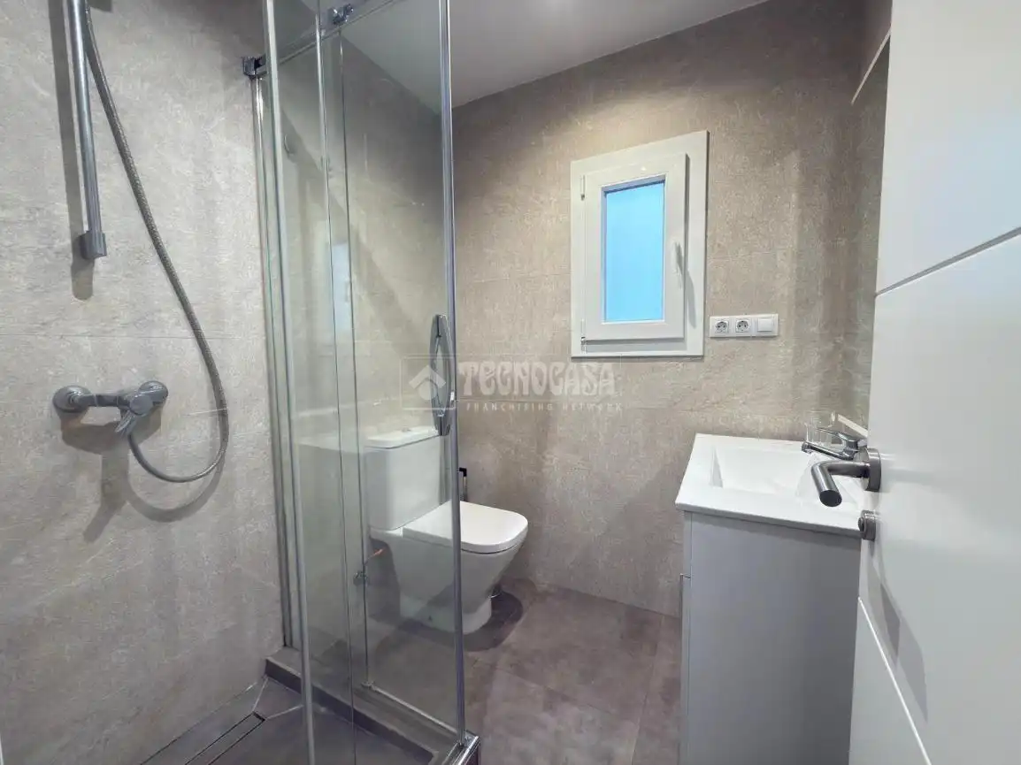 Baño de Piso de alquiler en Madrid con Aire acondicionado, Calefacción y Terraza