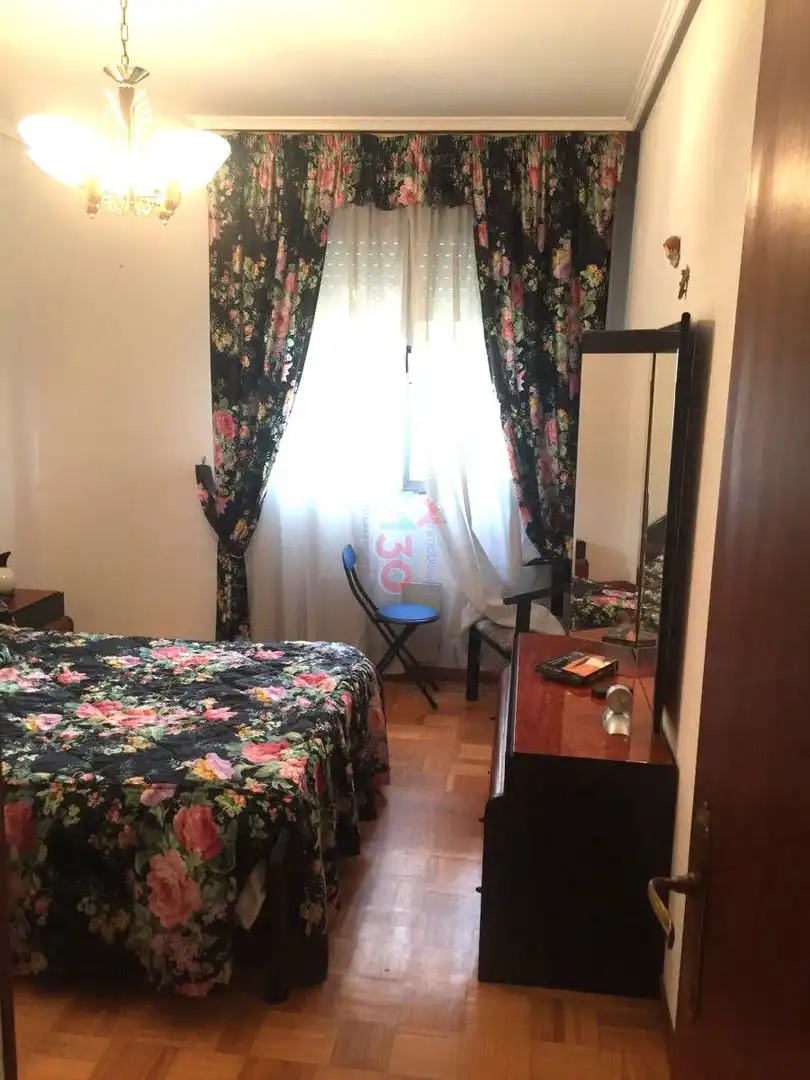 Habitación de Apartamento en venta en Miranda de Ebro con Calefacción, Parquet y Trastero