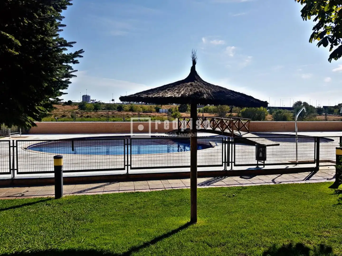 Schwimmbecken von Wohnung zum Verkauf in Alcorcón mit Klimaanlage, Heizung und Privatgarten