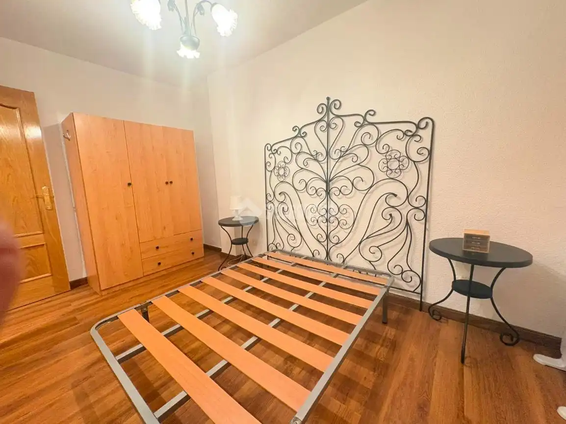 Flat for rent in Juan de la Cierva
